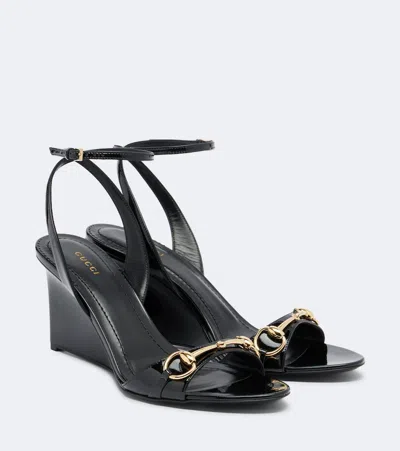 Gucci Donna Patent Leather Wedge Sandals In Black