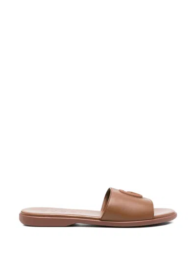 Gucci Double G Leather Falt Sandals In Animal Print