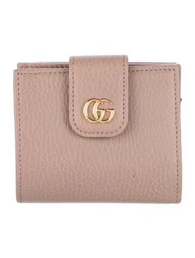 Pre-owned Gucci Double G Logo Leather Compact Wallet In Neutral