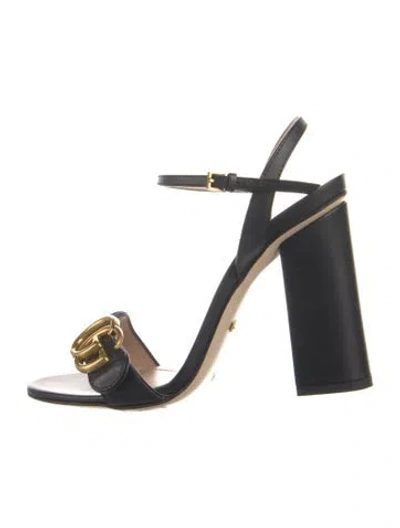 Pre-owned Gucci Double G Logo Leather Pumps In Black