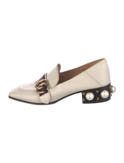 Pre-owned Gucci Double G Logo Leather Pumps In Neutral