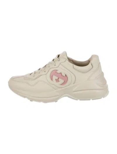 Pre-owned Gucci Double G Logo Leather Rhyton Chunky Sneakers W/ Tags In Neutral