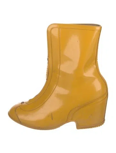 Pre-owned Gucci Double G Logo Patent Leather Boots In Yellow