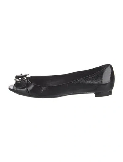 Pre-owned Gucci Double G Logo Patent Leather Flats In Black