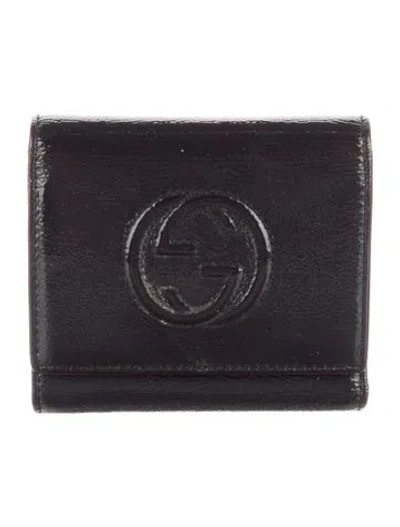 Pre-owned Gucci Double G Logo Patent Leather Trifold Wallet In Black
