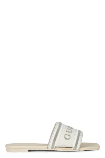 Gucci Elegant Cotton Sliders With Embroidered Logo In White