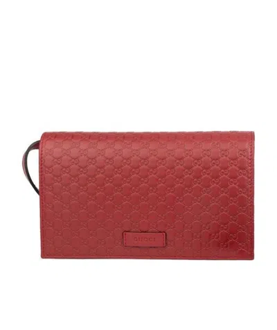 Gucci Embossed Shoulder Bag In Red