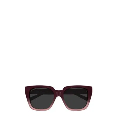 Gucci Eyewear Butterfly Frame Sunglasses In Red