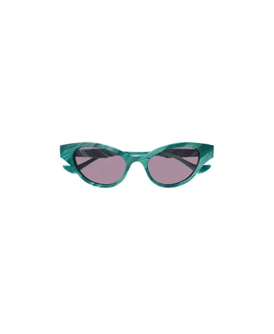 Gucci Eyewear Cat-eye Frame Sunglasses In Purple