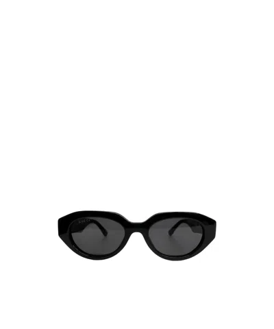 Gucci Eyewear Low Nose Bridge Fit Oval Sunglasses In Black
