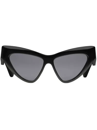 Gucci Cat Eye Sunglasses In Black