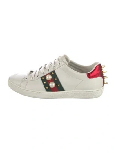 Pre-owned Gucci Faux Pearl Accents Leather Sneakers In White