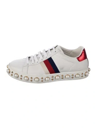 Pre-owned Gucci Faux Pearl Accents Leather Sneakers In White