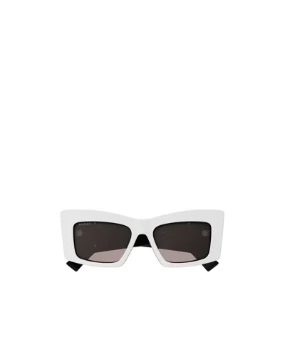 Gucci Geometric Frame Sunglasses In Black