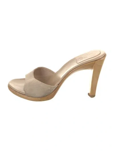 Pre-owned Gucci Gg Canvas Canvas Slides In Neutral
