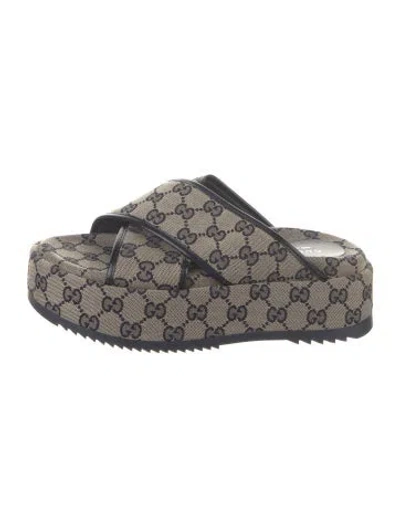 Pre-owned Gucci Gg Canvas Canvas Slides In Neutrals