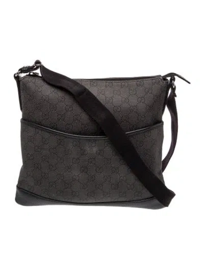 Pre-owned Gucci Gg Canvas Messenger Bag In Black
