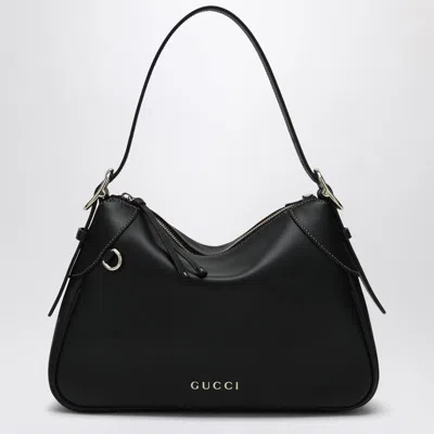 GUCCI GUCCI GG EMBLEM MEDIUM SHOULDER BAG