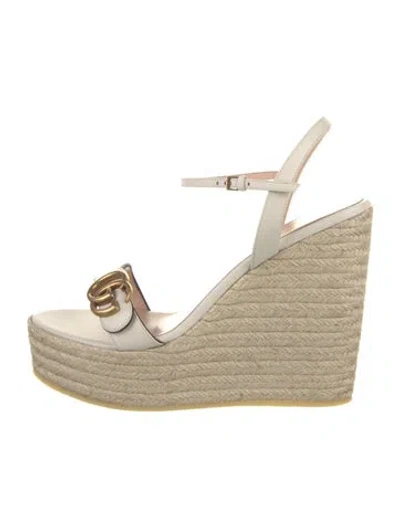 Pre-owned Gucci Gg Logo Leather Espadrilles In White