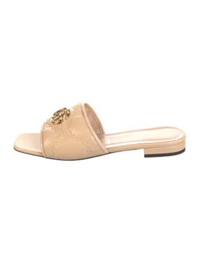 Pre-owned Gucci Gg Logo Leather Slides In Neutral
