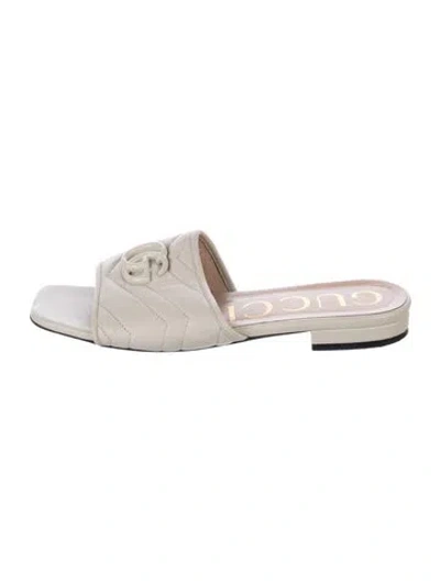 Pre-owned Gucci Gg Logo Leather Slides In Neutral
