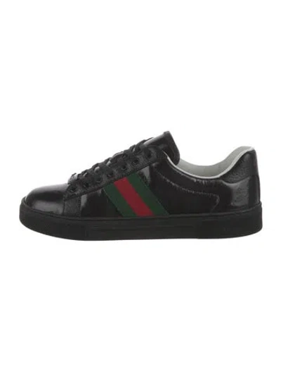 Pre-owned Gucci Gg Logo Patent Leather Sneakers In Black