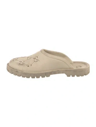 Pre-owned Gucci Gg Logo Rubber Slides In Neutral