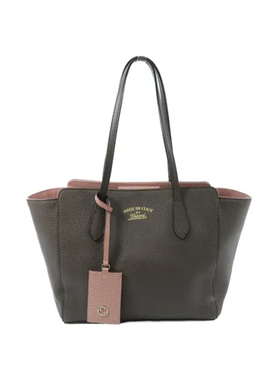 Pre-owned Gucci Gg Logo-tag Tote Bag In Brown