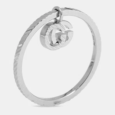 Pre-owned Gucci Gg Running 18k White Gold Charm Ring Size 51