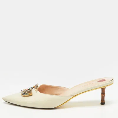 Pre-owned Gucci Gg Size 41 Cream Leather Gg Crystal Embellishments Pointed Toe Mules In White