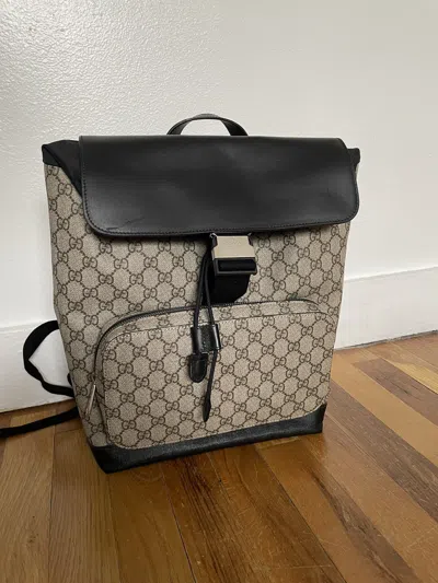 Pre-owned Gucci Gg Supreme Backpack In Black