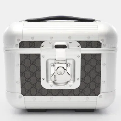 Pre-owned Gucci Gg Supreme Beauty Case Coated Canvas Handbag Gray And Silver