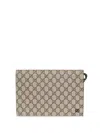 Gucci Gg Supreme Clutch Bag In Neutrals