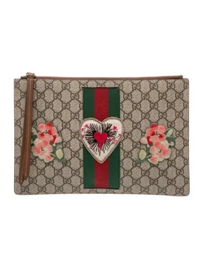 Pre-owned Gucci Gg Supreme Clutch In Brown