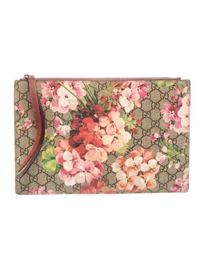 Pre-owned Gucci Gg Supreme Clutch In Brown