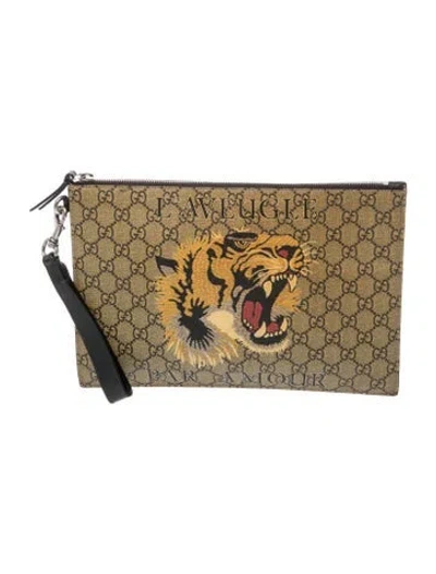 Pre-owned Gucci Gg Supreme Clutch In Brown