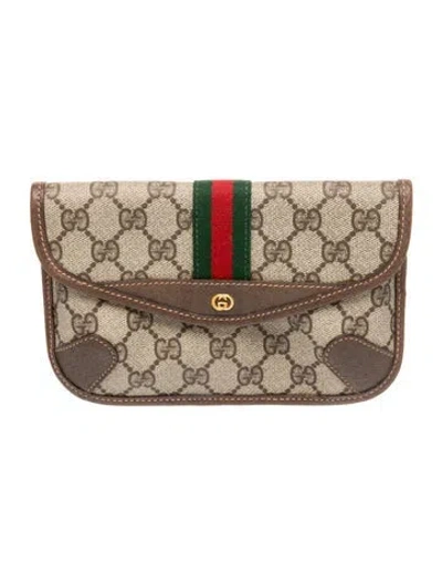Pre-owned Gucci Gg Supreme Clutch In Neutral