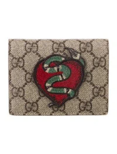 Pre-owned Gucci Gg Supreme Compact Wallet In Neutral