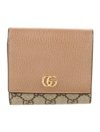 Pre-owned Gucci Gg Supreme Compact Wallet In Neutral