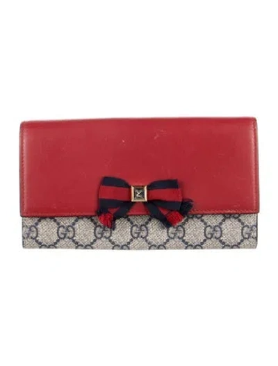 Pre-owned Gucci Gg Supreme Continental Wallet In Red