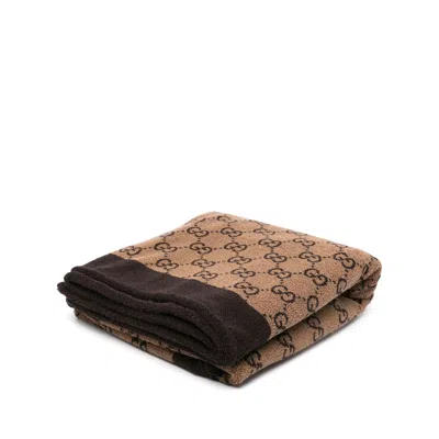 Gucci Gg Supreme Cotton Beach Towel In Brown