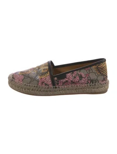 Pre-owned Gucci Gg Supreme Leather Espadrilles In Neutral
