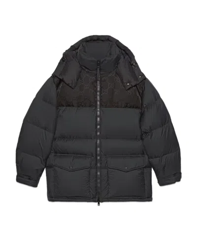 Gucci Gg Supreme Puffer Jacket In Black
