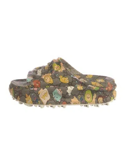 Pre-owned Gucci Gg Supreme Rubber Slides In Neutrals