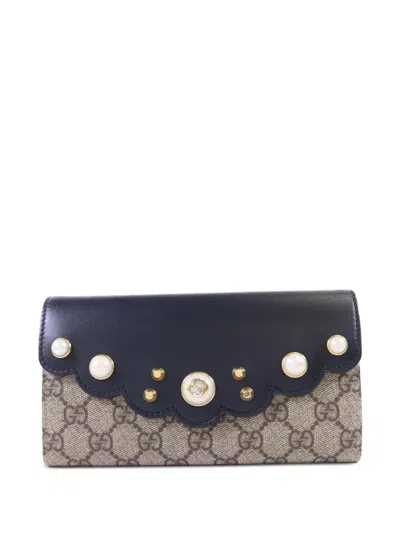 Pre-owned Gucci Gg Supreme Scalloped Wallet In Neutral