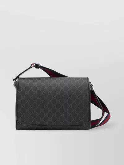 Gucci Gg Supreme Shoulder Bag In Black
