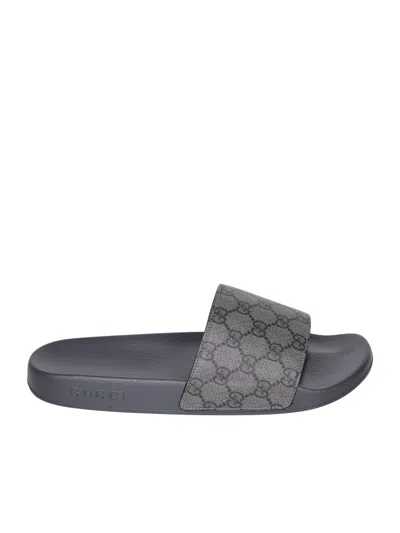 Gucci Gg Supreme Slides In Gray