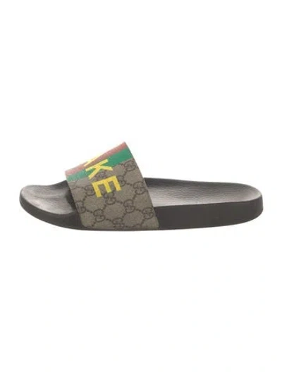 Pre-owned Gucci Gg Supreme Slides In Neutral