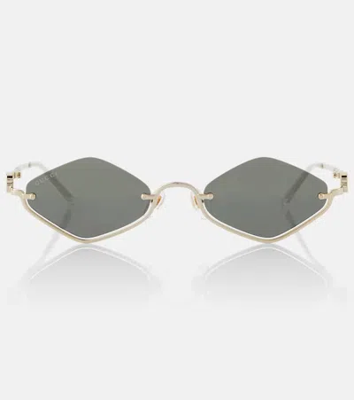 Gucci Gg Upside Down Sunglasses In Gold