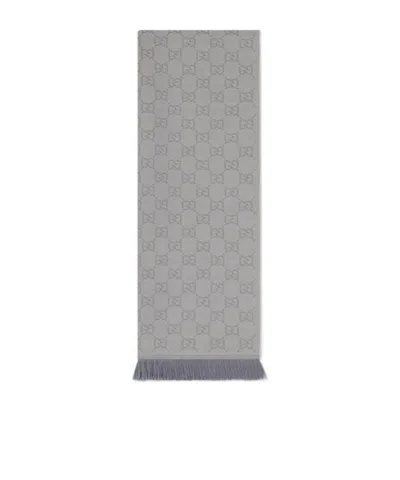 Gucci Fringed Gg-motif Scarf In Gray